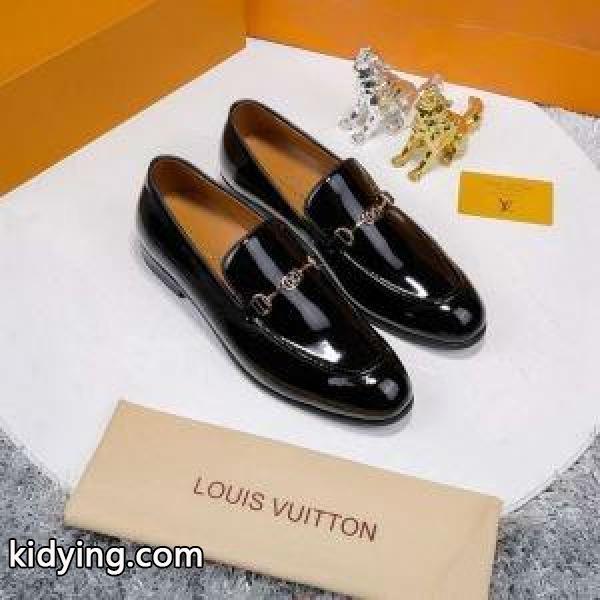 セレブが今シーズン手に入れ ルイ ヴィトン トップスからチラ見える安心 LOUIS VUITTON 2019ss先どりトレンド ビジネスシューズ_ルイ ヴィトン LOUIS VUITTON_ブランド コピー 激安(日本最大級)-0
