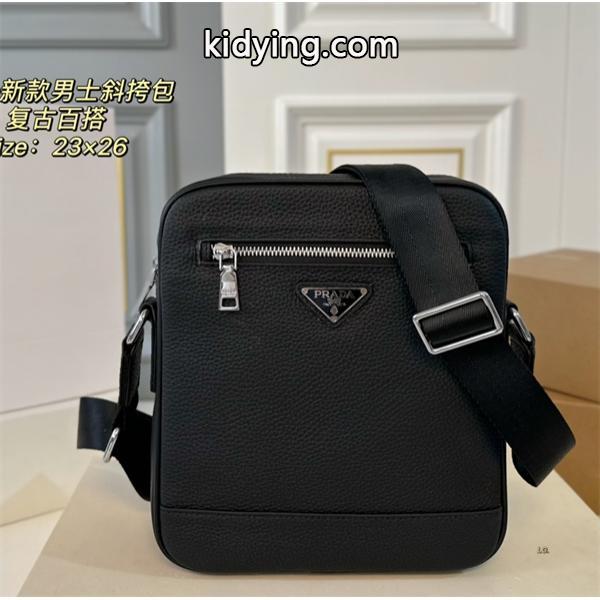 ショルダーバッグ おしゃれ感度が高い秋冬トレンド  プラダ PRADA 先取り_スーパーコピーブランド激安通販 専門店-0