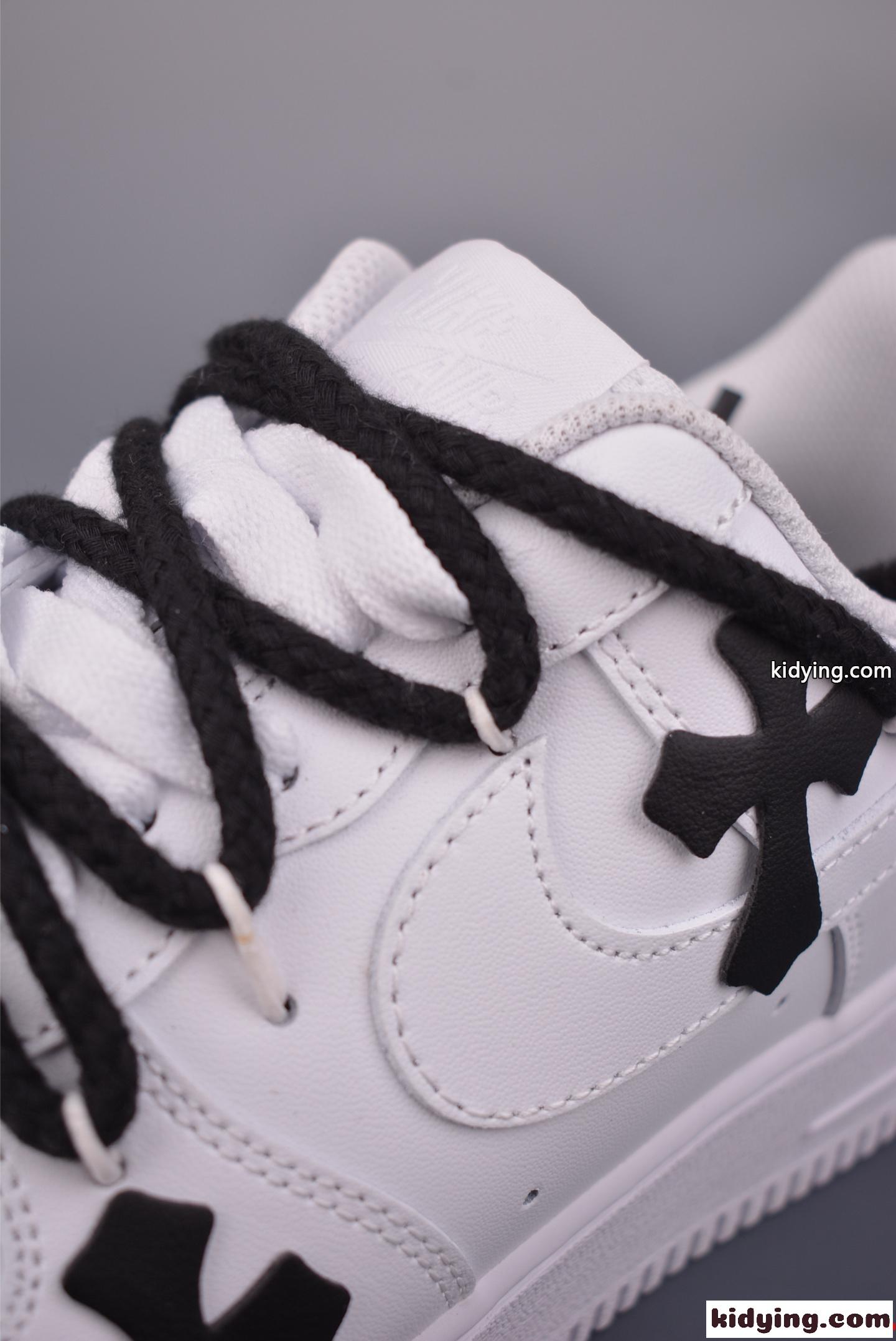 値段も手頃CHROME HEARTS クロムハーツスニーカーコピー　高級感ある人気_ 激安(日本最大級)-7
