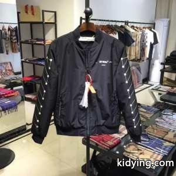 この秋で旬のスタイルを楽しむ Off-White オフホワイト ブルゾン 2色可選 2019秋冬の必需品_Off-White オフホワイト_ブランド コピー 激安(日本最大級)-1