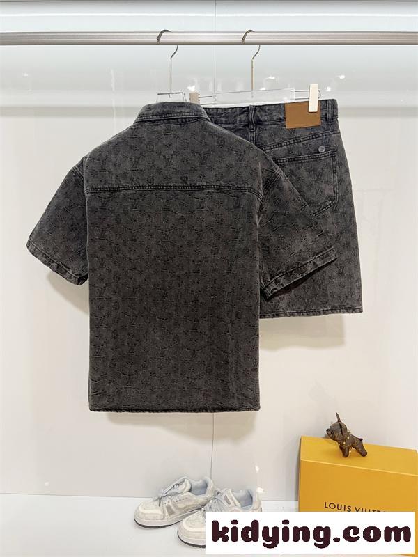 ルイヴィトン コピー デニムセットアップ 半袖シャツ ハーフパンツ モノグラムエンボスウォッシュ加工 上質素材 ルーズフィット メンズ Louis Vuitton-1