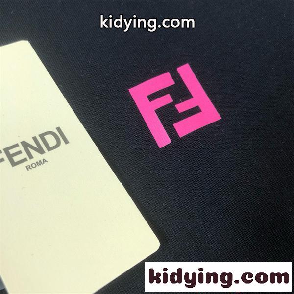 FENDI 人気 ミニロゴ ブラック 半袖 Tシャツ ワンポイント シンプル モード フェンディ コピー-4