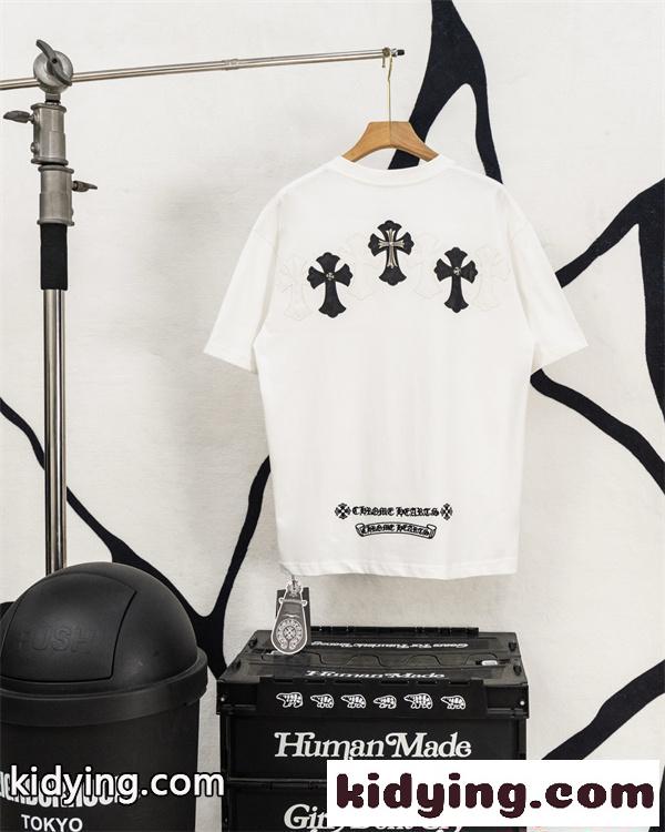 クロムハーツ コピー Chrome Hearts 半袖Tシャツ ブラック ホワイト 刺繍ロゴ レザーパッチ クロスモチーフ バックデザイン 本革風 切替デザイン 綿素材 通気性 クルーネック オーバーサイズ ストリート モード系 ユニセックス 夏人気-8