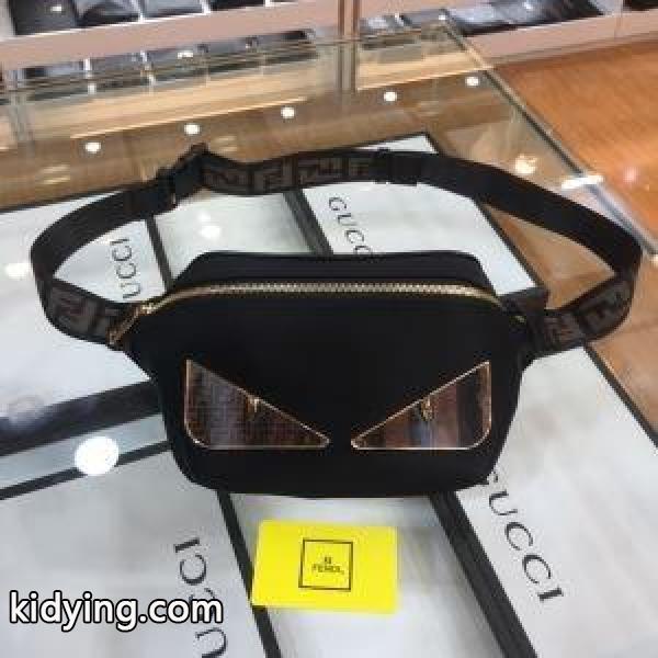 軽やかなトレンドに合う ディオール DIOR 上品なスタイルを楽しむ ポーチ 実用性も意識_フェンディ FENDI_ブランド コピー 激安(日本最大級)-0