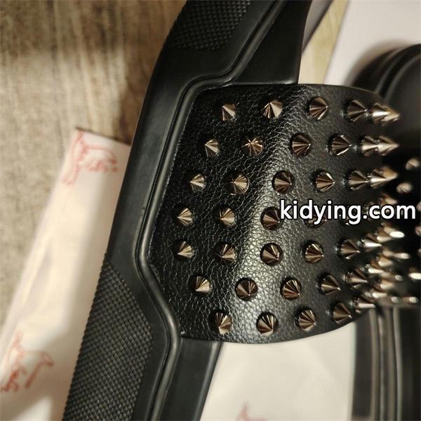 Christian Louboutin 激安 メンズ スタッズ フラットサンダル クッションインソール レッドソール-4