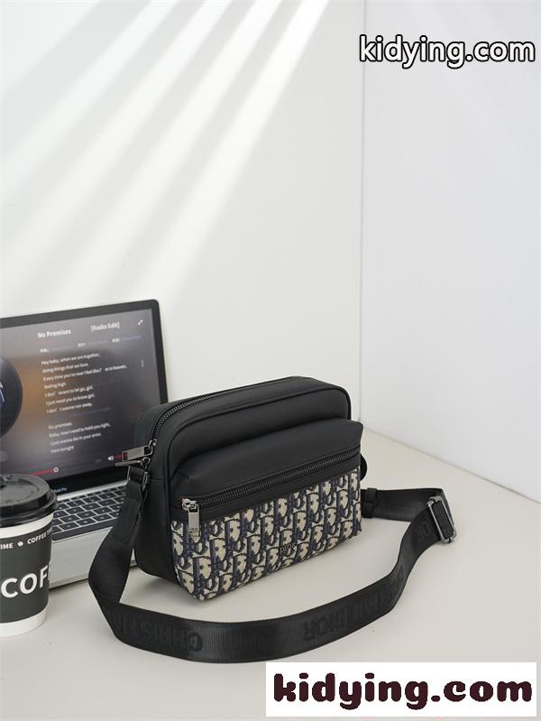 ディオール スーパーコピー メンズ ショルダーバッグ ミニバッグ 軽量 斜め掛け DIOR カジュアル デイリー-1