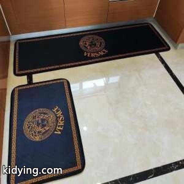 素晴らしい家族時代を過ごす ヴェルサーチ 生活をより美しくリラックスさせる VERSACE どのお部屋にもぴったり ラグカーペット_ヴェルサーチ VERSACE_ブランド コピー 激安(日本最大級)-0