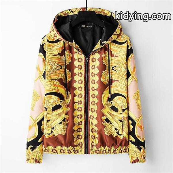 ヴェルサーチ VERSACE ブルゾン 秋冬最新のトレンド 今年らしいトレンド感のある着こなし_ブランド コピー 激安(日本最大級)-0