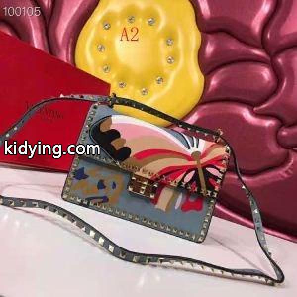 エレガンスな雰囲気に VALENTINO ヴァレンティノ ショルダーバッグ 4色可選 著名人も愛用した_ヴァレンティノ VALENTINO_ブランド コピー 激安(日本最大級)-1