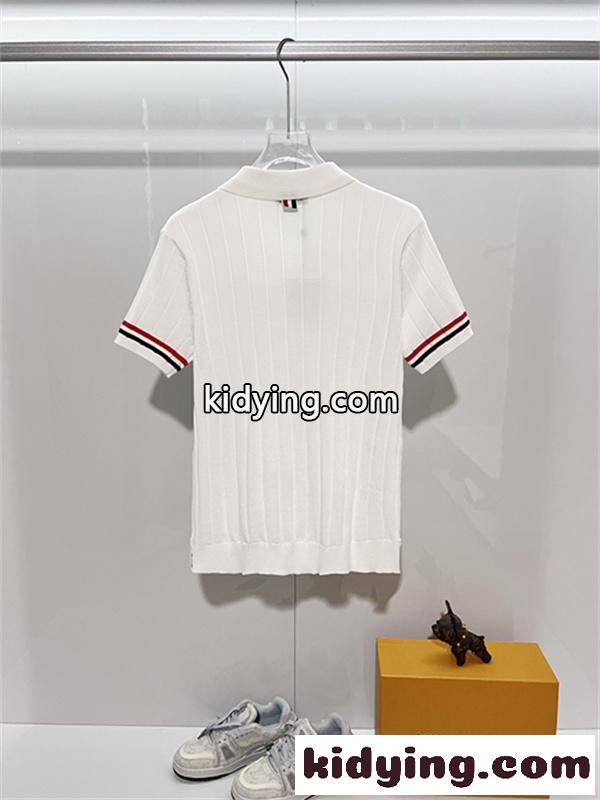 ブラック ニットポロシャツ MONCLER モンクレール コピー 袖ライン配色 リブ編み 半袖 襟付き ボタンデザイン-5
