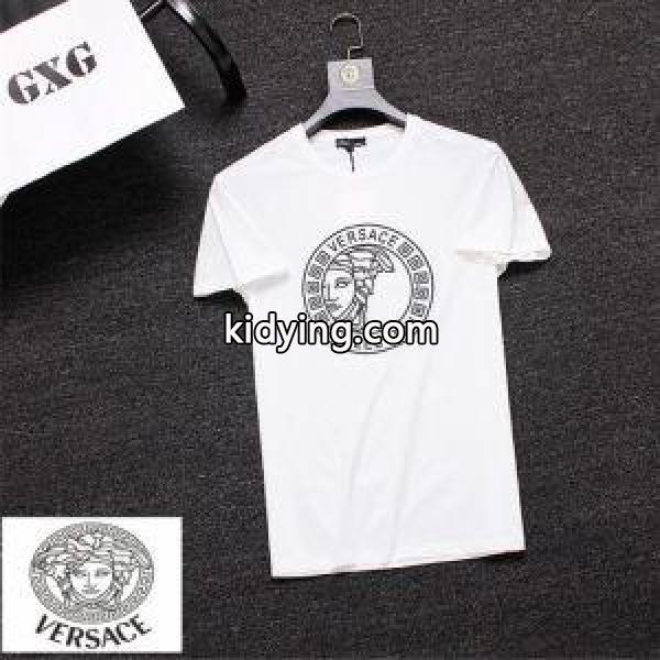 おしゃれに着こなせる ヴェルサーチVERSACE 今夏のお気に入りスタイル Tシャツ/ティーシャツ お目立ち度の高い新品 2色可選_ヴェルサーチ VERSACE_ブランド コピー 激安(日本最大級)-0