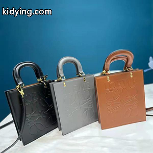 人気新品 LOEWE偽物 ロエベ トートバッグ 大人っぽさや重厚感をカジュアル 着こなしをアップグレード-0