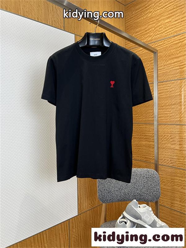 ブラック 半袖Tシャツ AMI Paris アミ パリス コピー 胸元レッドハートロゴ クルーネック 無地調 メンズカジュアルトップス-5