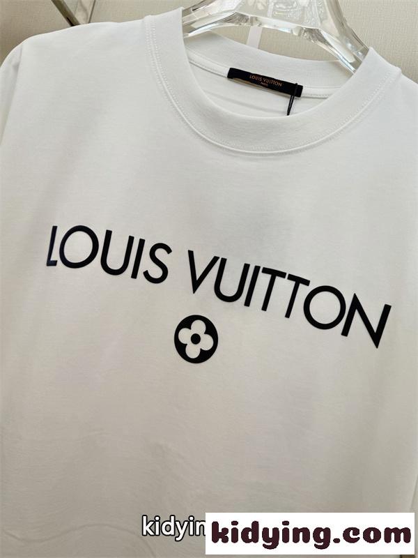 モードミニマル ワンポイントデザイン 着回し力高め LOUIS VUITTON ルイヴィトン コピー 半袖Tシャツ スポットライト級-2