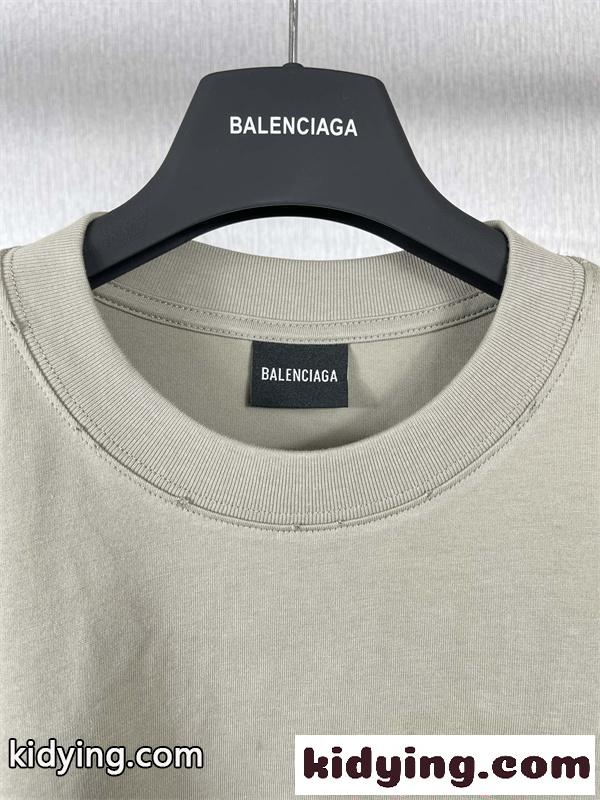 Balenciaga コピー バレンシアガ 半袖Tシャツ グレー ミニロゴ刺繍 オーバーサイズ ボタンディテール クルーネック 上質コットン モード系 メンズ-4