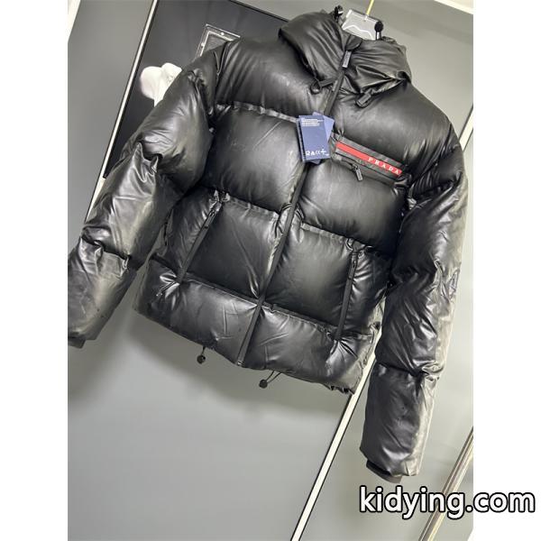 光沢ブラックレザー調カラー 迫力暖感 冬季重厚 最新 PRADA プラダ スーパーコピー ダウンジャケット-3