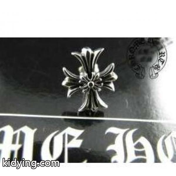 大活躍　CHROME HEARTS クロム ハーツ コピー 通販 925シルバーCHクロス 個性を演出するペンダント_クロムハーツ CHROME HEARTS_ブランド コピー 激安(日本最大級)-0