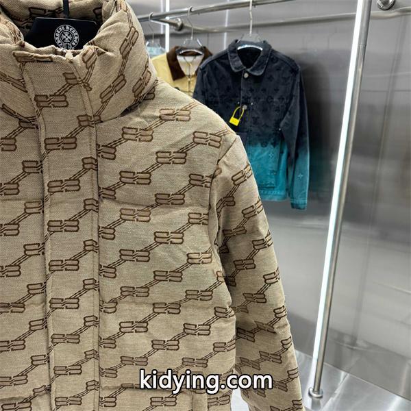 ブラック満載ロゴ テクノロジー風 BALENCIAGA バレンシアガ*グッチ スーパーコピー ダウンジャケット 秋冬おすすめ-6