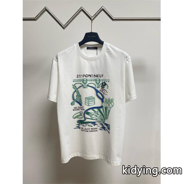 ルイ ヴィトン LOUIS VUITTON 大人感漂う春夏新作Tシャツ/ティーシャツ 今シーズンは特に人気 1AFJFOインターシャグラフィックコットンTシャツブランド コピー 激安(日本最大級)-0