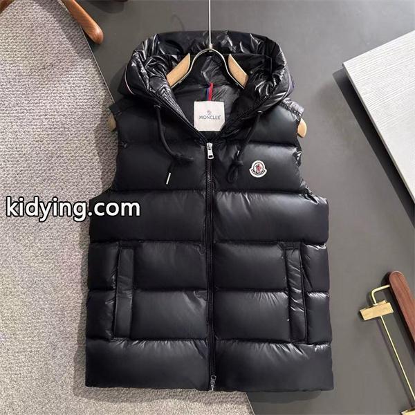 ブラック光沢感 フード付 モンクレール スーパーコピー ダウンベスト 秋冬コーデ MONCLER-0