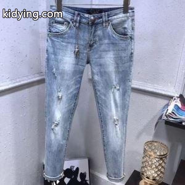 PHILIPP PLEIN 秋冬らしいカジュアルな雰囲気を持つ フィリッププレイン 季節を感じた秋冬ファッション ジーンズ 華やかに魅せる秋冬コーデ_フィリッププレイン PHILIPP PLEIN_ブランド コピー 激安(日本最大級)-0