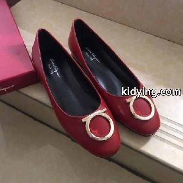 2019年春夏の人気モデル オシャレに圧倒的な人気の サルヴァトーレフェラガモ FERRAGAMO ローファー 3色可選_フェラガモ FERRAGAMO_ブランド コピー 激安(日本最大級)-2