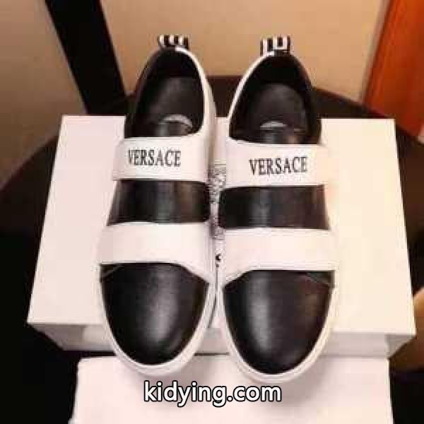大流行の新品のヴェルサーチ、Versaceの人気沸騰なゴロツキ男性スニーカー_ヴェルサーチ VERSACE_ブランド コピー 激安(日本最大級)-0
