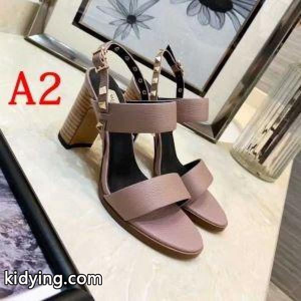 ヴァレンティノ VALENTINO レディース サンダル 春夏にぴったりしたアイテム コピー 日常 4色可選 激安 RW0S0M83VCE BY5-1