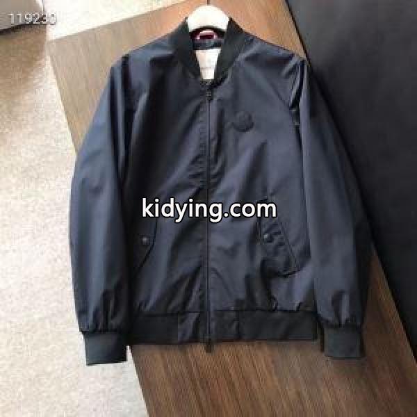 冬のコーデも上品なイメージにしてくれる 2019秋冬におすすめ着こなし モンクレール MONCLER ブルゾン_モンクレール MONCLER_ブランド コピー 激安(日本最大級)-0