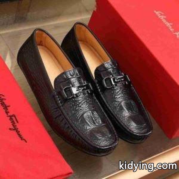 お洒落さんで人気急上昇中 ローファー 春夏を楽しむ着こなし術 サルヴァトーレフェラガモ FERRAGAMO 2020年春夏の必需品_フェラガモ FERRAGAMO_ブランド コピー 激安(日本最大級)-0