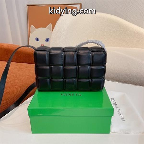 爆発的ヒット♪新品BOTTEGA VENETAショルダーバッグボッテガ ヴェネタ スーパーコピー 素敵な上品超希少!-0