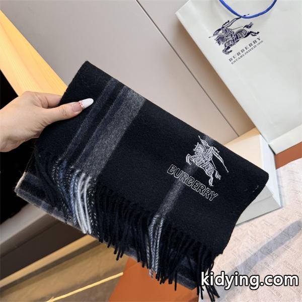 上品チェック柄 BURBERRY バーバリー コピー マフラー ブラック 冬コーデ定番-1