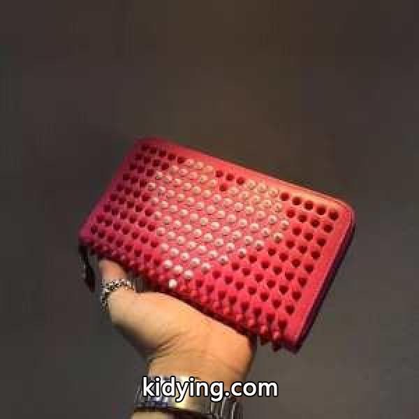 最安値に挑戦 2015 クリスチャンルブタン CHRISTIAN LOUBOUTIN 財布 多色選択可_クリスチャンルブタン CHRISTIAN LOUBOUTIN_ブランド コピー 激安(日本最大級)-3