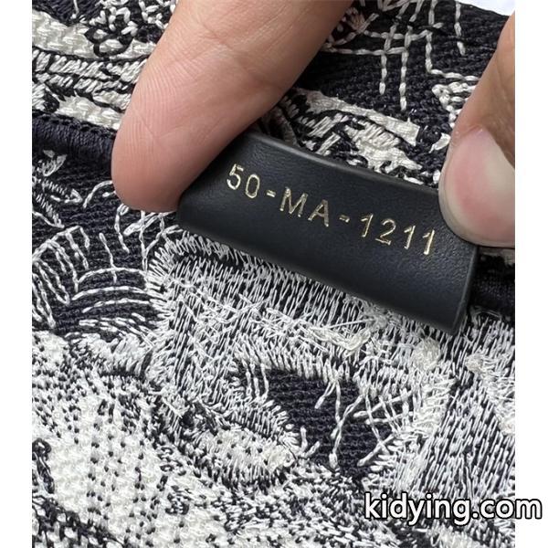 驚きの破格値大得価レディースバッグスタイリッシュさ収納力シンプル小さめディオール バッグコピー激安Book Tote-3