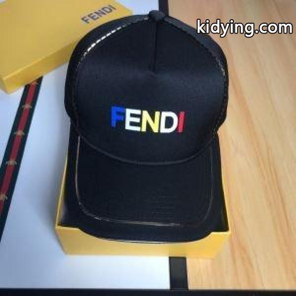 フェンディ 帽子 コピー FENDI 春夏にぴったりした大人気なコレクション 日常 ロゴ入り ブラック ホワイト 最低価格-0