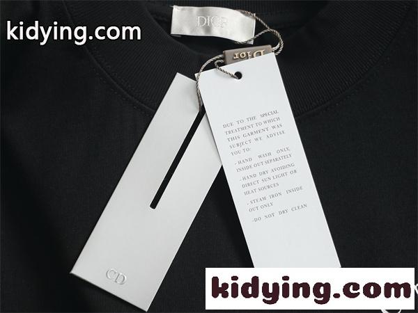 ミニロゴデザイン モノトーンスタイル シックコーデ DIOR ディオール コピー 半袖Tシャツ 清潔感のある印象-6