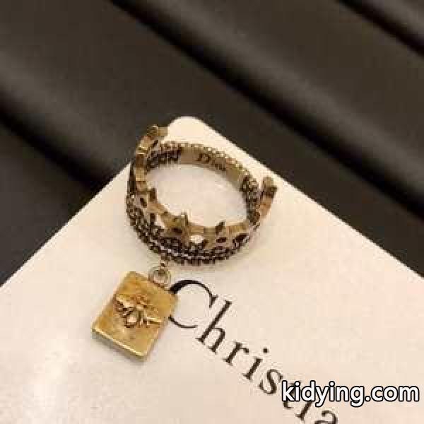 2019秋冬におしゃれな着こなし ディオール DIOR 冬のコーデも上品なイメージにしてくれる リング/指輪 秋冬のコーデの強い味方_ディオール DIOR_ブランド コピー 激安(日本最大級)-0