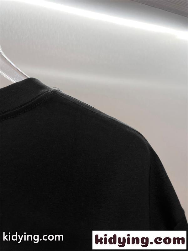 トリオンフアクセント 大人カジュアル すっきり見え CELINE セリーヌ コピー 半袖Tシャツ 注目デザイン-8