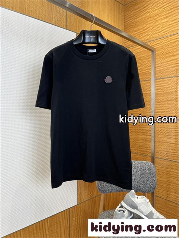 ブラック 半袖Tシャツ Moncler 胸元ミニワッペン モンクレール コピー クルーネック 無地調 メンズカジュアル-3