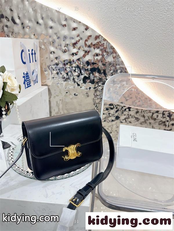 数量限定 高級感溢れる CELINE セリーヌ コピー ショルダーバッグ レディースお洒落-1