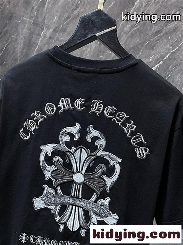ブラック 半袖Tシャツ Chrome Hearts クロムハーツ コピー フローラルクロス背面ロゴ ゴシック英字 クルーネック ゆったりシルエット-5
