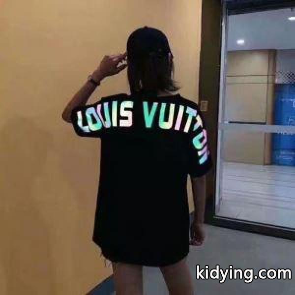 LOUIS VUITTON トレンドアイテムとして継続 Tシャツ/半袖 2色可選 ルイ ヴィトン2019年春夏シーズンの人気_ルイ ヴィトン LOUIS VUITTON_ブランド コピー 激安(日本最大級)-0