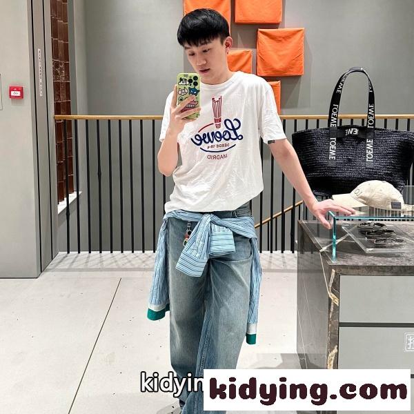 LOEWE コピー ロエベ マドリードロゴプリント 半袖Tシャツ ヴィンテージサインデザイン リラックスフィット 2026新作-1
