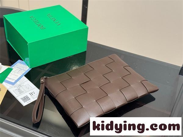 大人気☆NEW!!ボッテガヴェネタポーチコピー BOTTEGA VENETA お得人気セール cassette 存在感◎26SS_激安通販 専門店-1