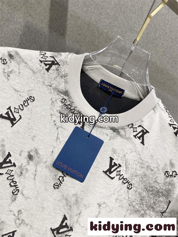 LOUIS VUITTON 2026ss☆☆ルイヴィトン上下着コピー 吸湿速乾 半袖スポーツTシャツ&ショーツ セット ランニング-4
