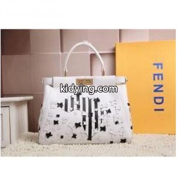 上品なFENDI フェンディバッグ レディース 季節感たっぷりのファスナーポケット付きバッグ_フェンディ FENDI_ブランド コピー 激安(日本最大級)-0