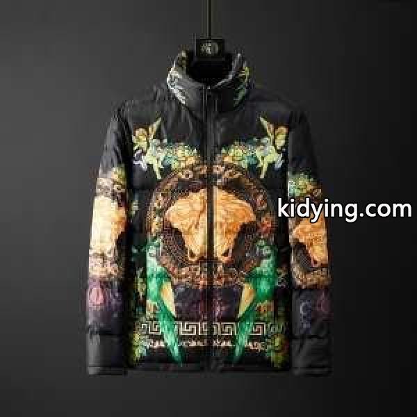 簡単に秋冬の雰囲気を演出 ヴェルサーチ 秋のおしゃれをもっと楽しめる VERSACE 秋のこなれカジュアルを思う メンズ ダウンジャケット_ヴェルサーチ VERSACE_ブランド コピー 激安(日本最大級)-0