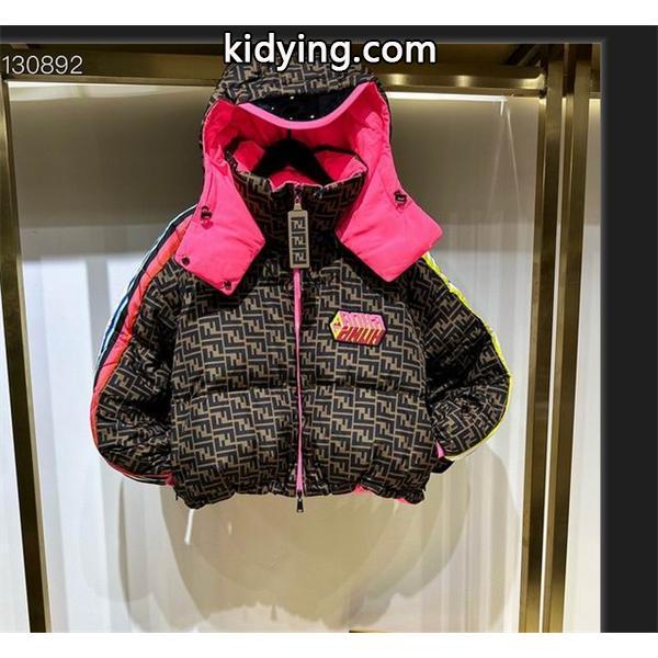 FENDI 今年らしいトレンド感のある着こなし ダウンジャケット レディース コピー 激安(日本最大級)-0