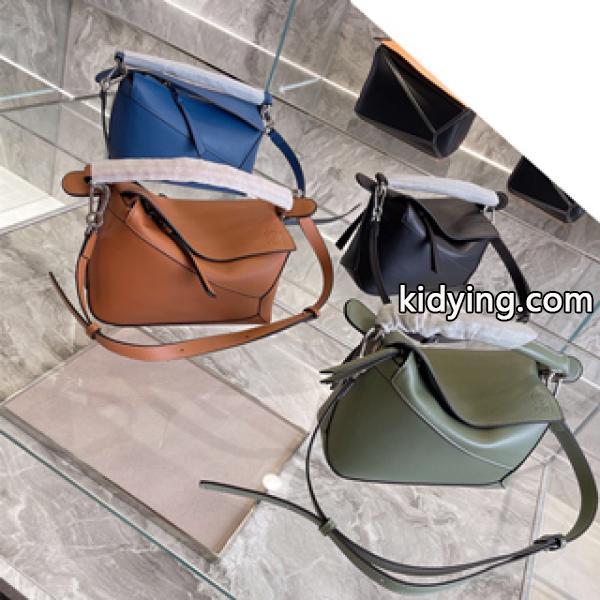 LOEWE長く愛用できる新商品 ロエベ パズル バッグ 多色展開 堂々たる風格を放ち 柔らかい手触り-0
