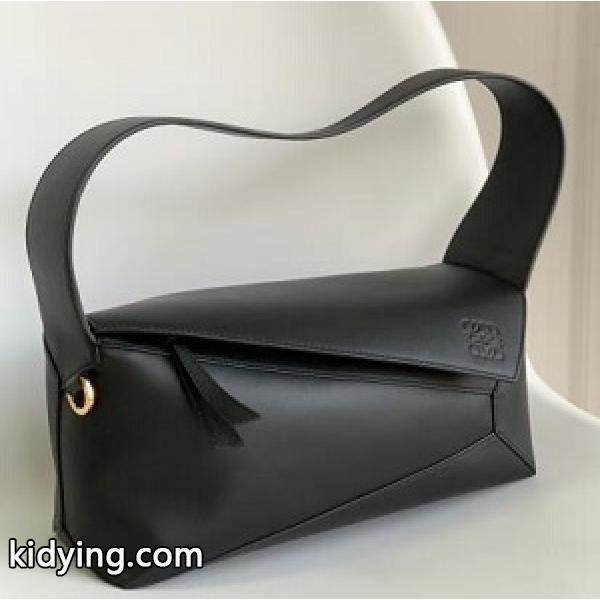 ロエベ コピー トレンドファッション バッグ 黒は年中使える万能カラー LOEWE-0
